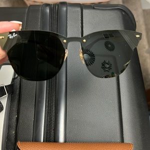 Ray Ban Matte black with gold